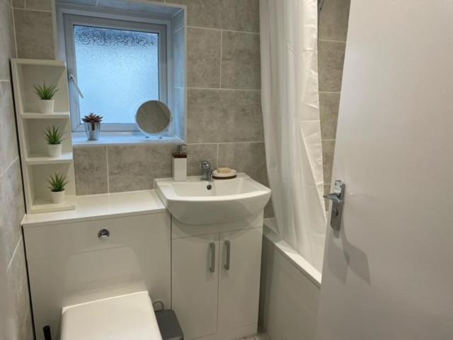 2 Bedroom Serviced Apartment London Exterior photo