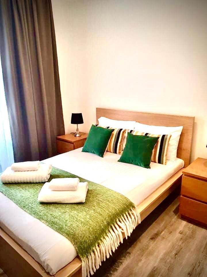 2 Bedroom Serviced Apartment London Exterior photo